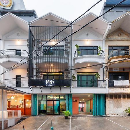 Sans Hotel Suryakencana Bogor Exterior foto