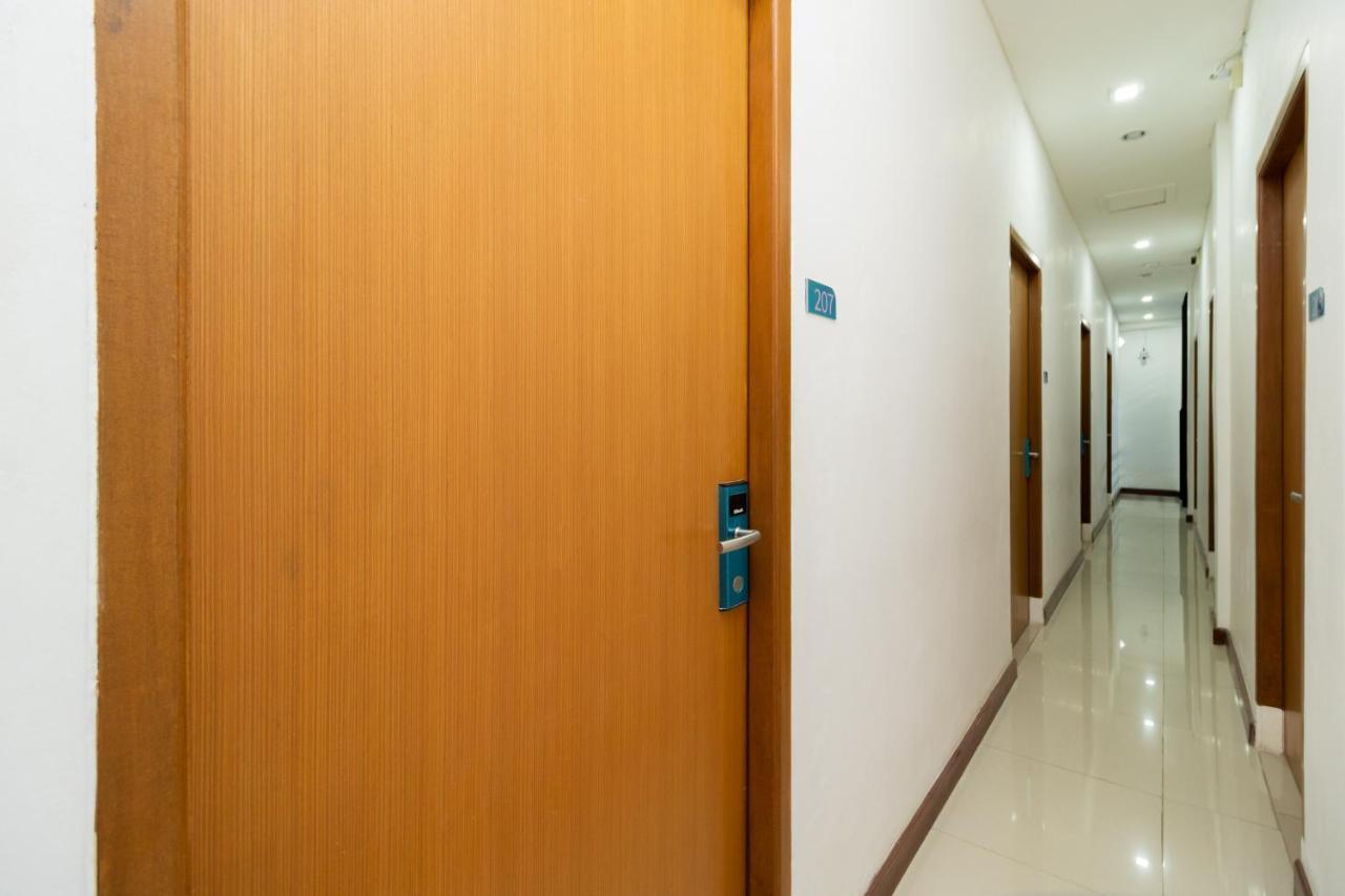 Sans Hotel Suryakencana Bogor Exterior foto