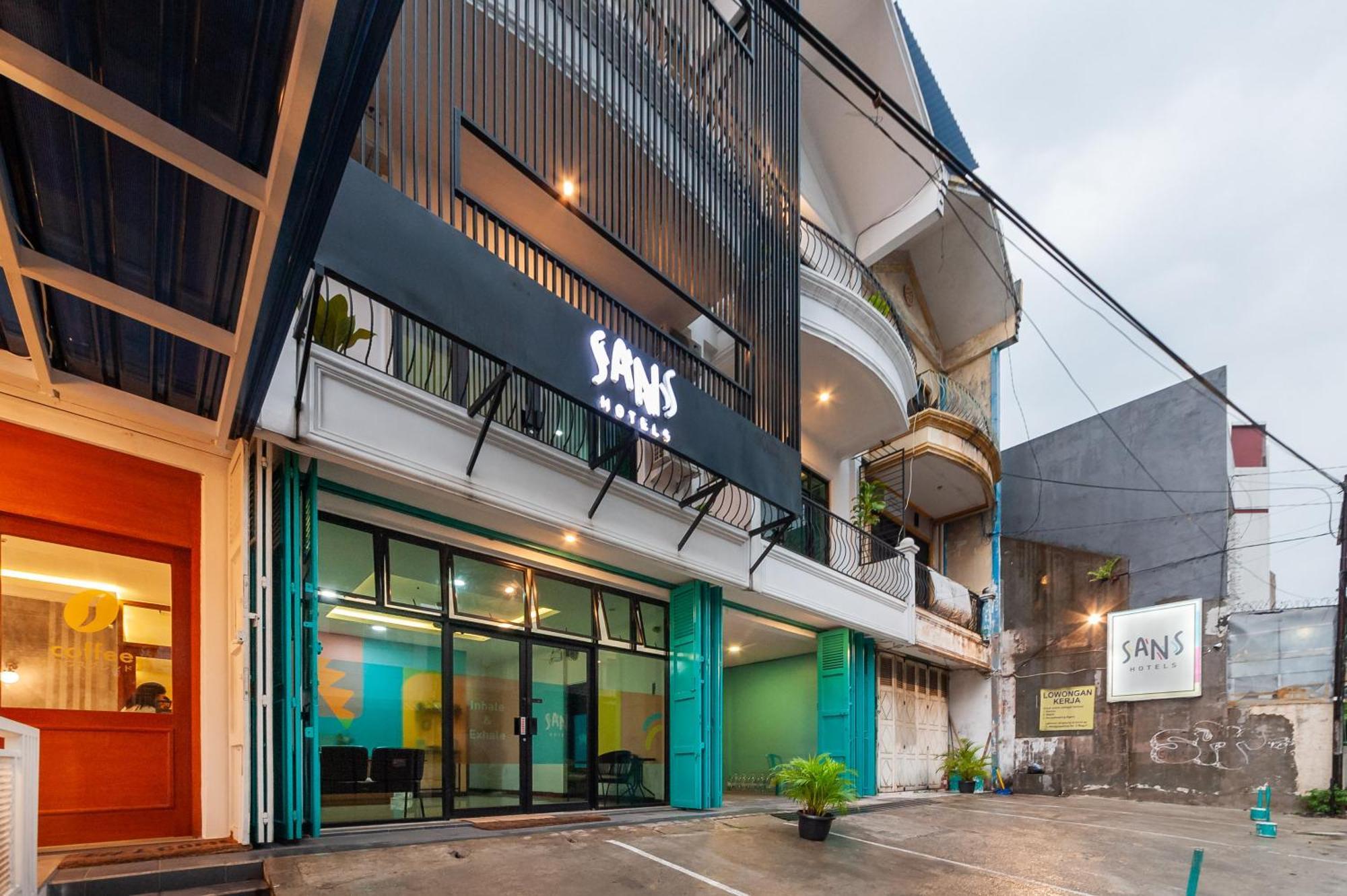 Sans Hotel Suryakencana Bogor Exterior foto