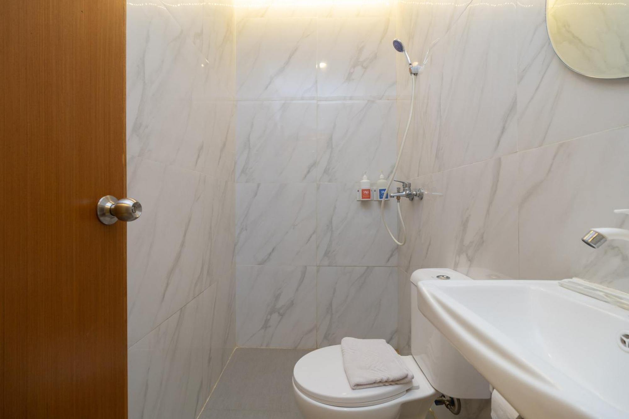 Sans Hotel Suryakencana Bogor Quarto foto